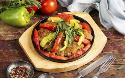 Фирменная кюфта запеченная с овощами